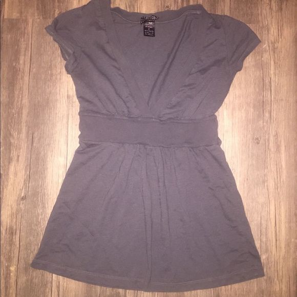 Grey top - Picture 2 of 2